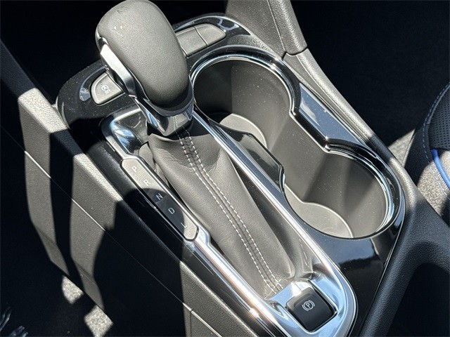 Buick Encore GX Vehicle Full-screen Gallery Image 19