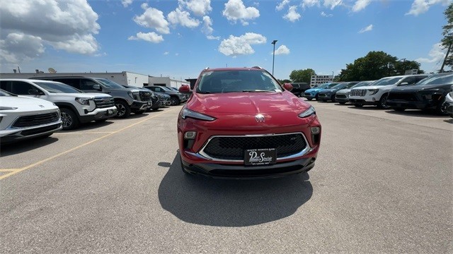 Buick Encore GX Vehicle Full-screen Gallery Image 03