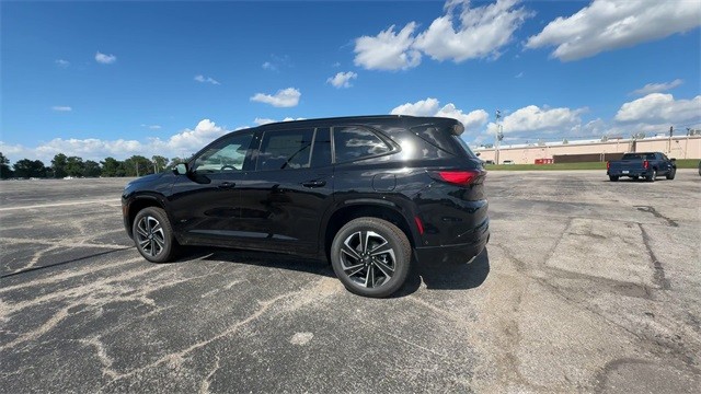 Buick Enclave Vehicle Full-screen Gallery Image 06