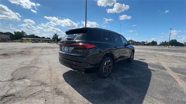 Buick Enclave Vehicle Full-screen Gallery Image 08