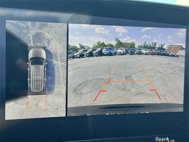 Buick Enclave Vehicle Full-screen Gallery Image 17