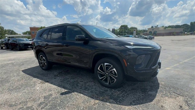 Buick Enclave Vehicle Full-screen Gallery Image 02