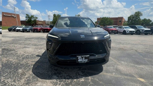 Buick Enclave Vehicle Full-screen Gallery Image 03