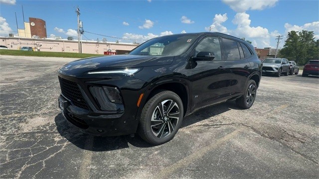 Buick Enclave Vehicle Full-screen Gallery Image 04