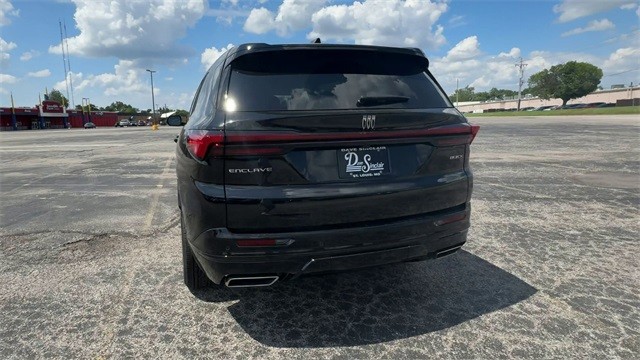 Buick Enclave Vehicle Full-screen Gallery Image 07