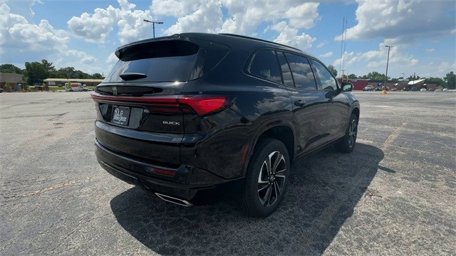 Buick Enclave Vehicle Full-screen Gallery Image 08