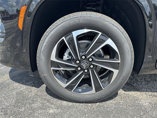 Buick Enclave Vehicle Full-screen Gallery Image 10