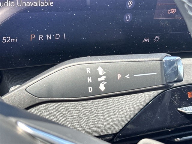 Buick Enclave Vehicle Full-screen Gallery Image 20