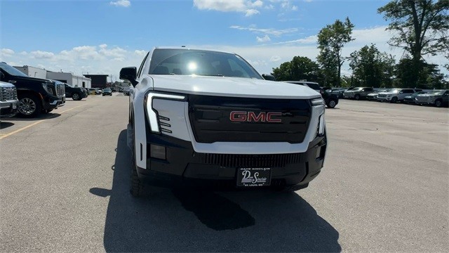 GMC Sierra EV Vehicle Full-screen Gallery Image 03