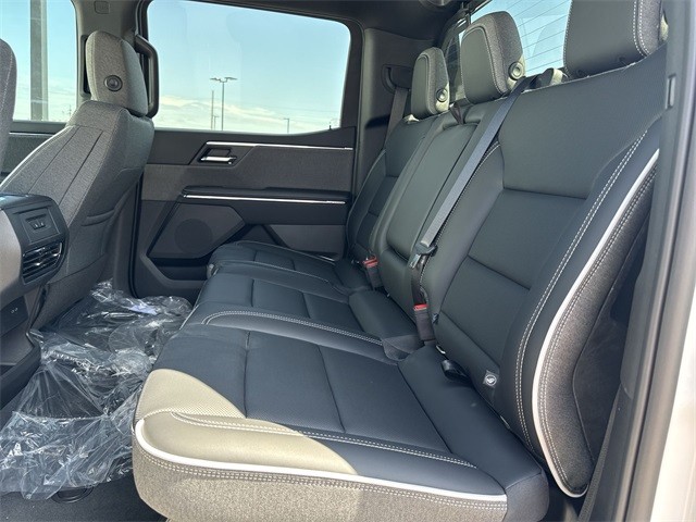 GMC Sierra EV Vehicle Full-screen Gallery Image 22