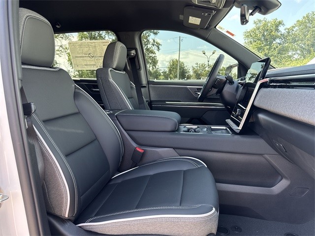 GMC Sierra EV Vehicle Full-screen Gallery Image 24