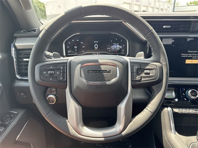 GMC Sierra 1500 Vehicle Full-screen Gallery Image 14