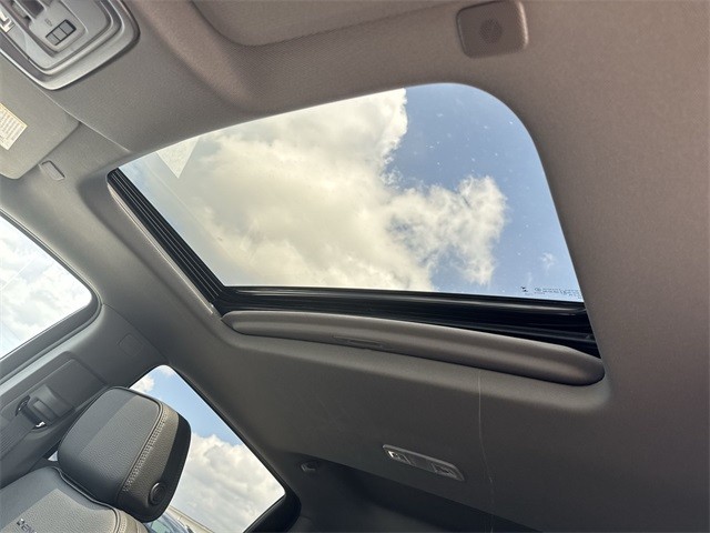 GMC Sierra 1500 Vehicle Full-screen Gallery Image 22