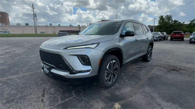 Buick Enclave Vehicle Full-screen Gallery Image 04