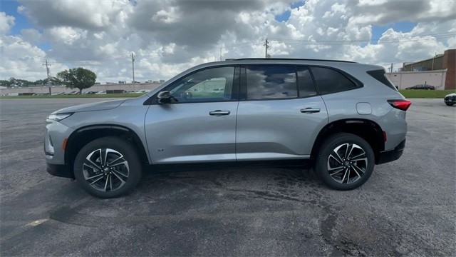 Buick Enclave Vehicle Full-screen Gallery Image 05