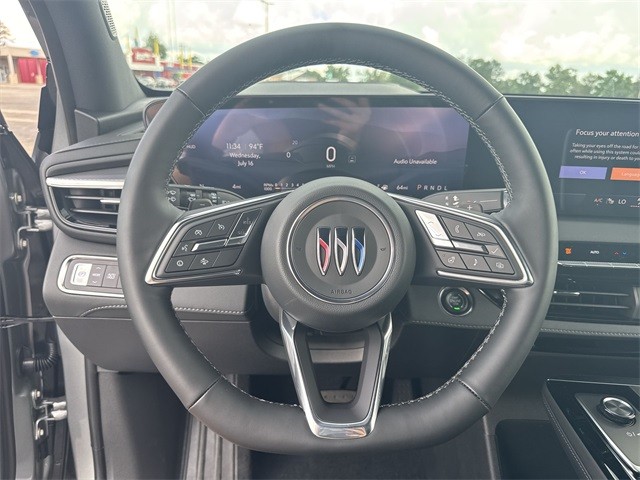 Buick Enclave Vehicle Full-screen Gallery Image 14