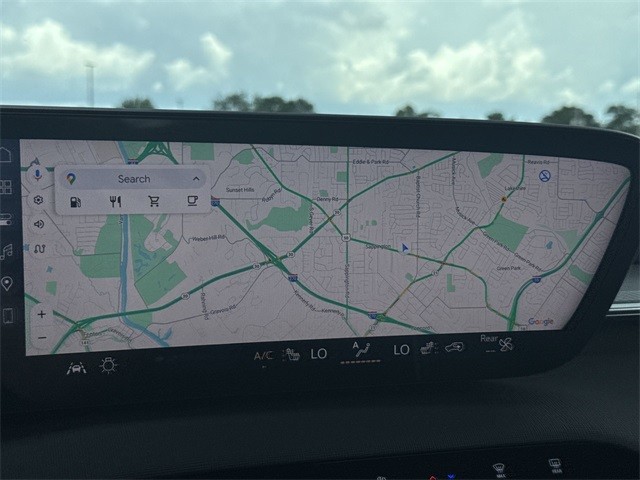 Buick Enclave Vehicle Full-screen Gallery Image 18