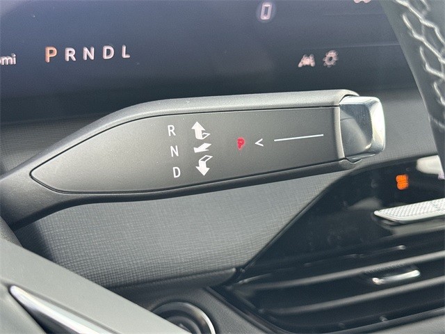 Buick Enclave Vehicle Full-screen Gallery Image 20