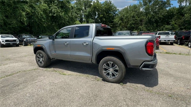 GMC Canyon Vehicle Full-screen Gallery Image 06