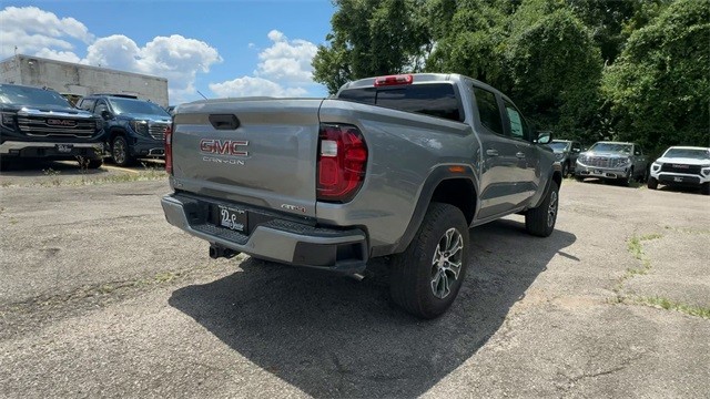 GMC Canyon Vehicle Full-screen Gallery Image 08