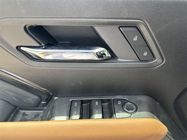 GMC Canyon Vehicle Full-screen Gallery Image 13