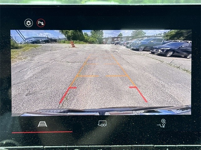 GMC Canyon Vehicle Full-screen Gallery Image 17