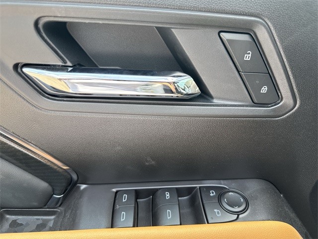 GMC Canyon Vehicle Full-screen Gallery Image 13