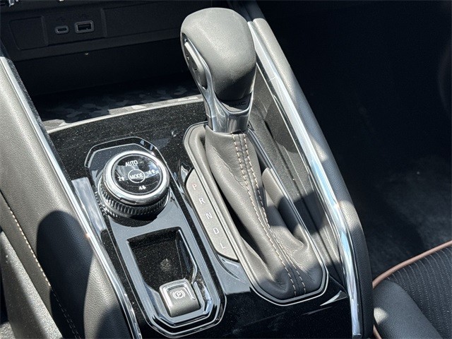 GMC Canyon Vehicle Full-screen Gallery Image 20