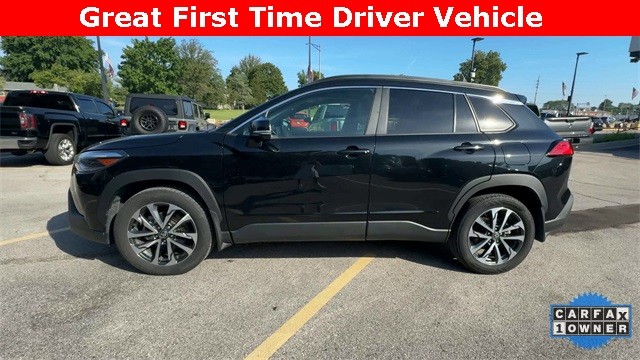 Toyota Corolla Cross Vehicle Full-screen Gallery Image 06