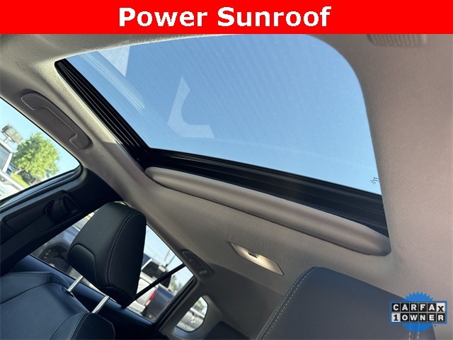 Toyota Corolla Cross Vehicle Full-screen Gallery Image 13