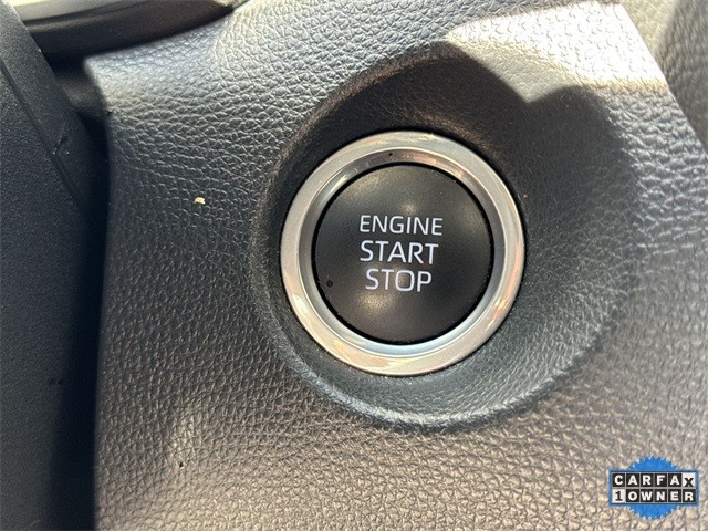 Toyota Corolla Cross Vehicle Full-screen Gallery Image 21