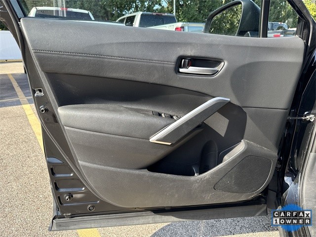 Toyota Corolla Cross Vehicle Full-screen Gallery Image 26