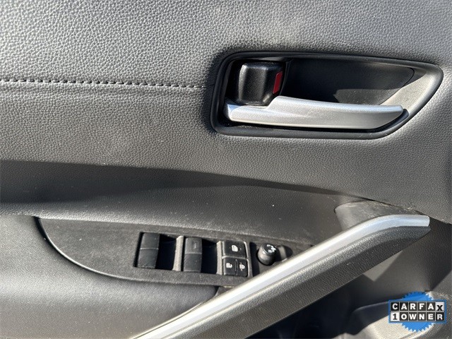 Toyota Corolla Cross Vehicle Full-screen Gallery Image 27