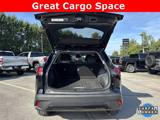 Toyota Corolla Cross Vehicle Full-screen Gallery Image 29