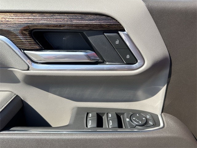 GMC Sierra 1500 Vehicle Full-screen Gallery Image 13