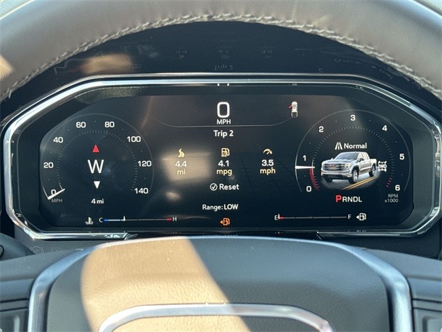 GMC Sierra 1500 Vehicle Full-screen Gallery Image 15