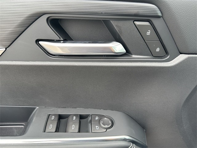 GMC Acadia Vehicle Full-screen Gallery Image 13