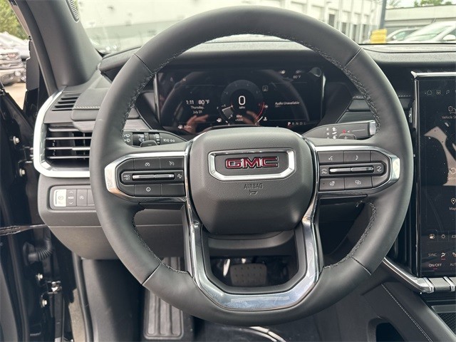 GMC Acadia Vehicle Full-screen Gallery Image 14