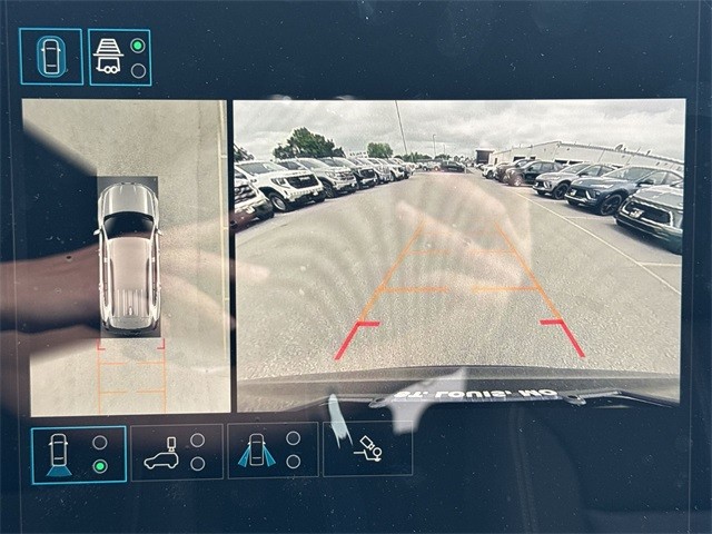 GMC Acadia Vehicle Full-screen Gallery Image 17