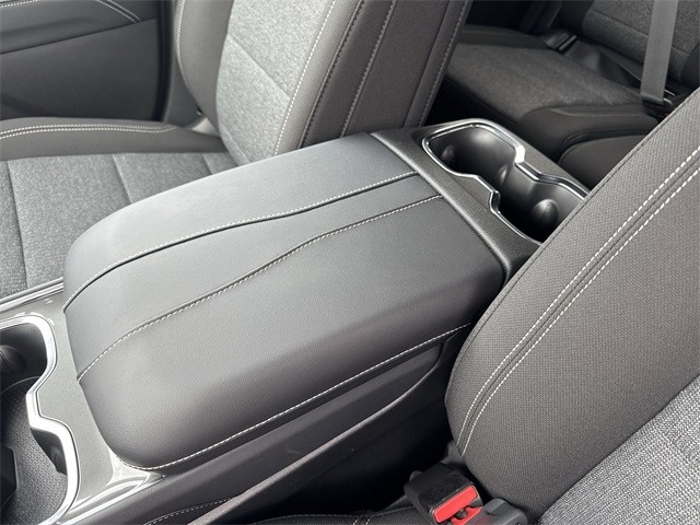 GMC Acadia Vehicle Full-screen Gallery Image 21