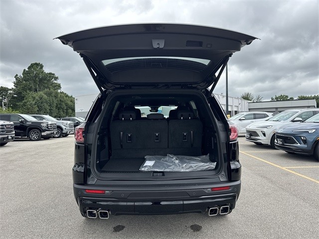 GMC Acadia Vehicle Full-screen Gallery Image 24