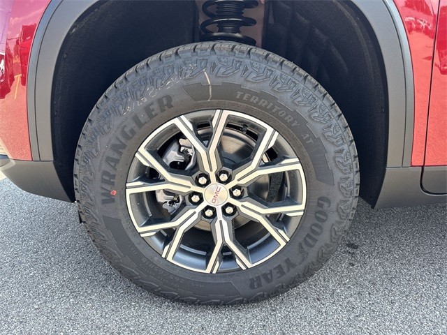 GMC Acadia Vehicle Full-screen Gallery Image 10