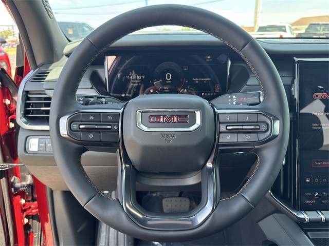 GMC Acadia Vehicle Full-screen Gallery Image 14