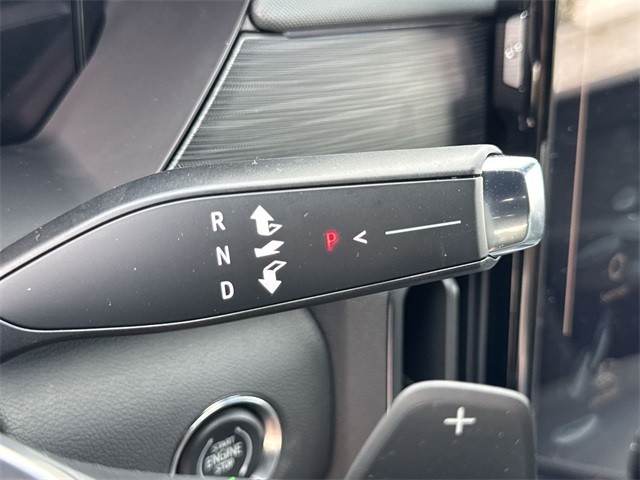 GMC Acadia Vehicle Full-screen Gallery Image 20