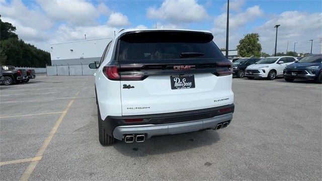 GMC Acadia Vehicle Full-screen Gallery Image 07