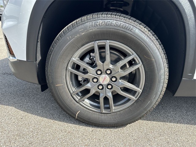 GMC Acadia Vehicle Full-screen Gallery Image 10