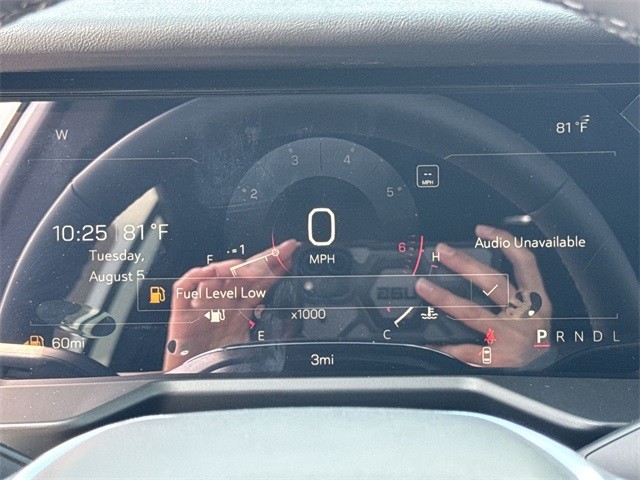 GMC Acadia Vehicle Full-screen Gallery Image 15