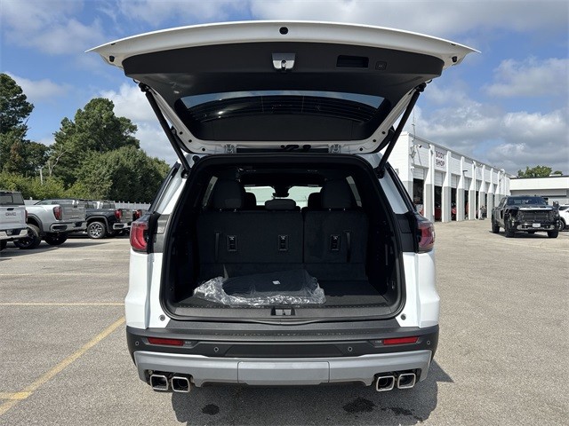 GMC Acadia Vehicle Full-screen Gallery Image 24