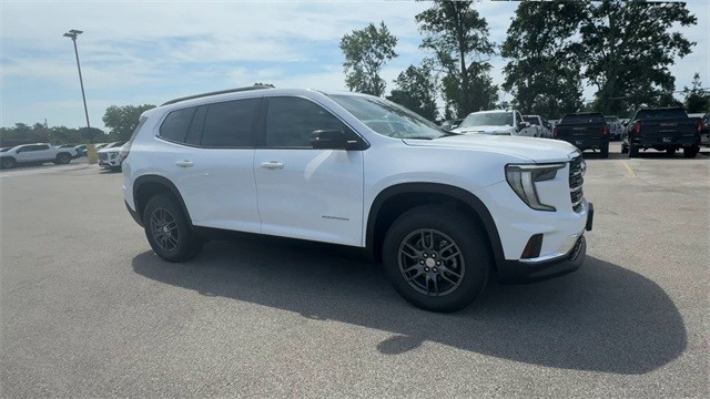 GMC Acadia Vehicle Full-screen Gallery Image 02