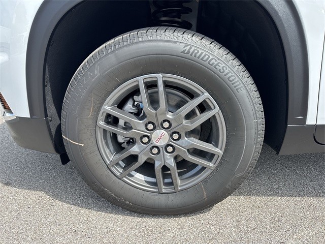 GMC Acadia Vehicle Full-screen Gallery Image 10